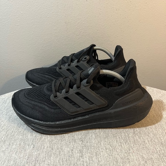 Adidas Ultraboost Triple Black Athletic Running Women's Shoe Size 7.5 GZ5166 - Picture 4 of 10